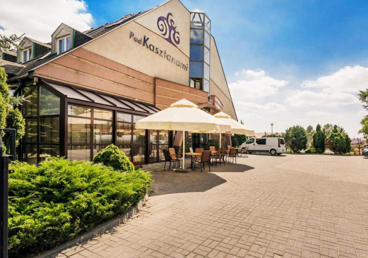 Hotel Pod Kasztanami Lublin Exterior foto
